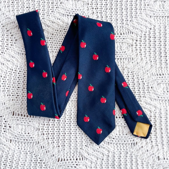 Culwell & Son Navy Blue with Apples Men’s Necktie - Picture 3 of 12